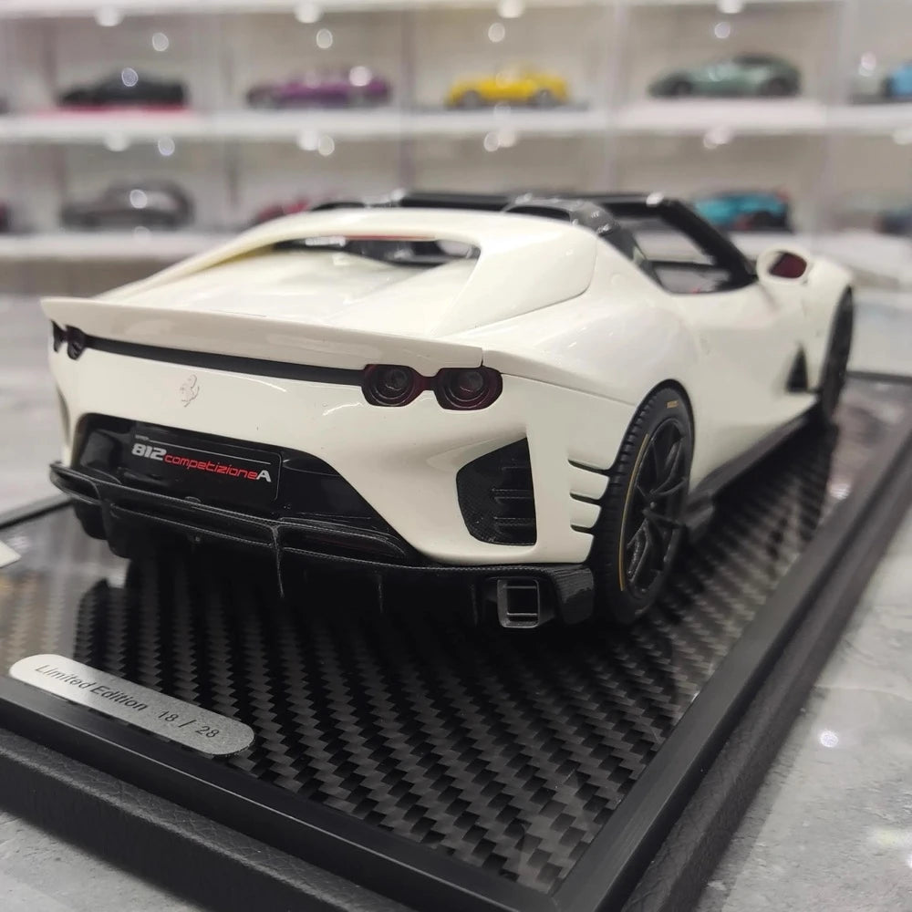 [BBR] 1:18 Ferrari 2021 812 Competizione A bianco modellino di auto resina