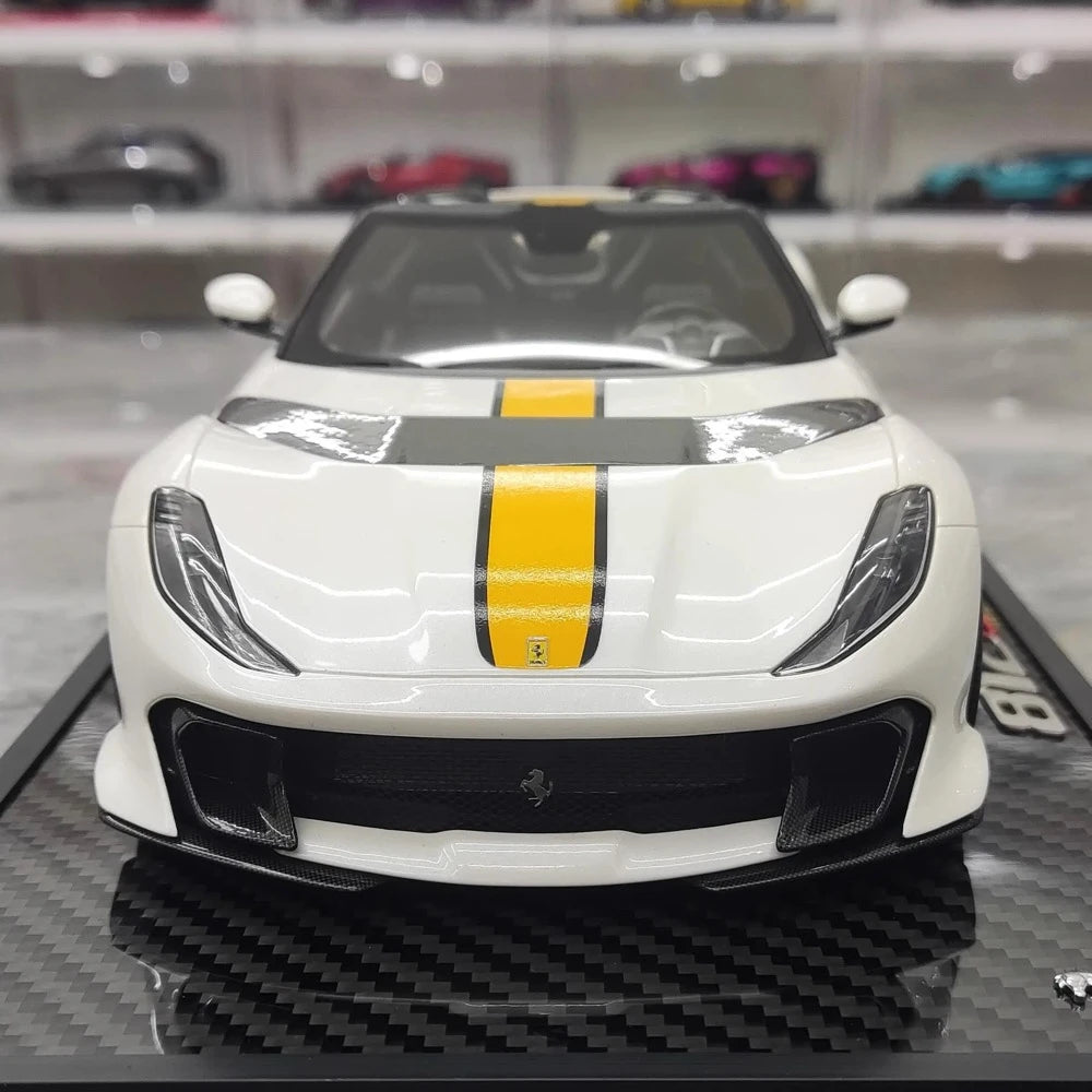 [BBR] 1:18 Ferrari 2021 812 Competizione A bianco & giallo modellino di auto resina