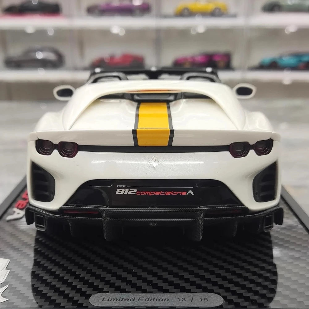 [BBR] 1:18 Ferrari 2021 812 Competizione A bianco & giallo modellino di auto resina