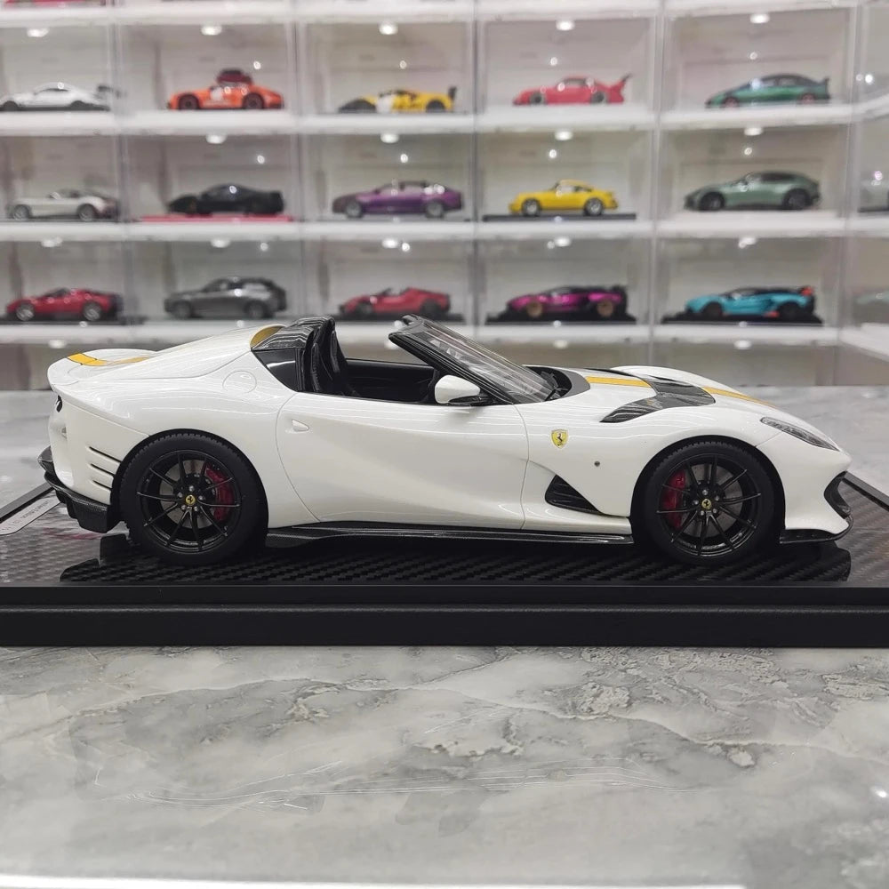 [BBR] 1:18 Ferrari 2021 812 Competizione A bianco & giallo modellino di auto resina