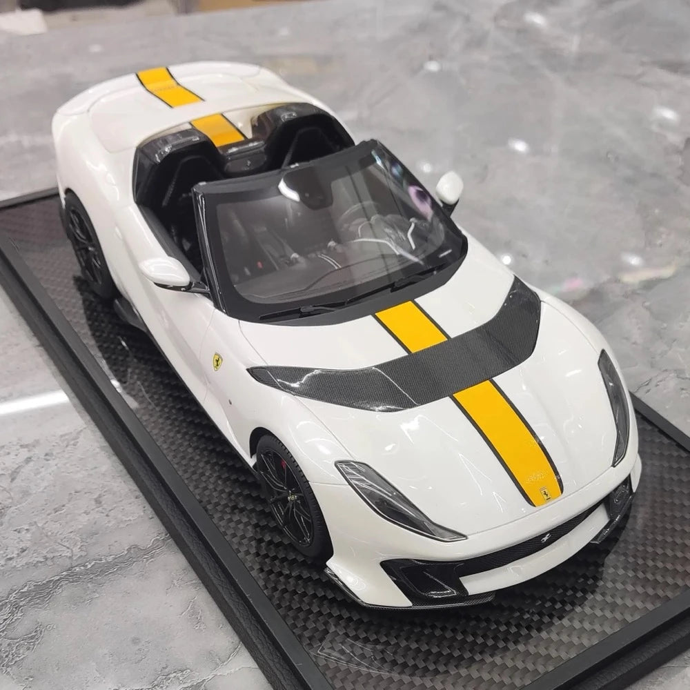 [BBR] 1:18 Ferrari 2021 812 Competizione A bianco & giallo modellino di auto resina