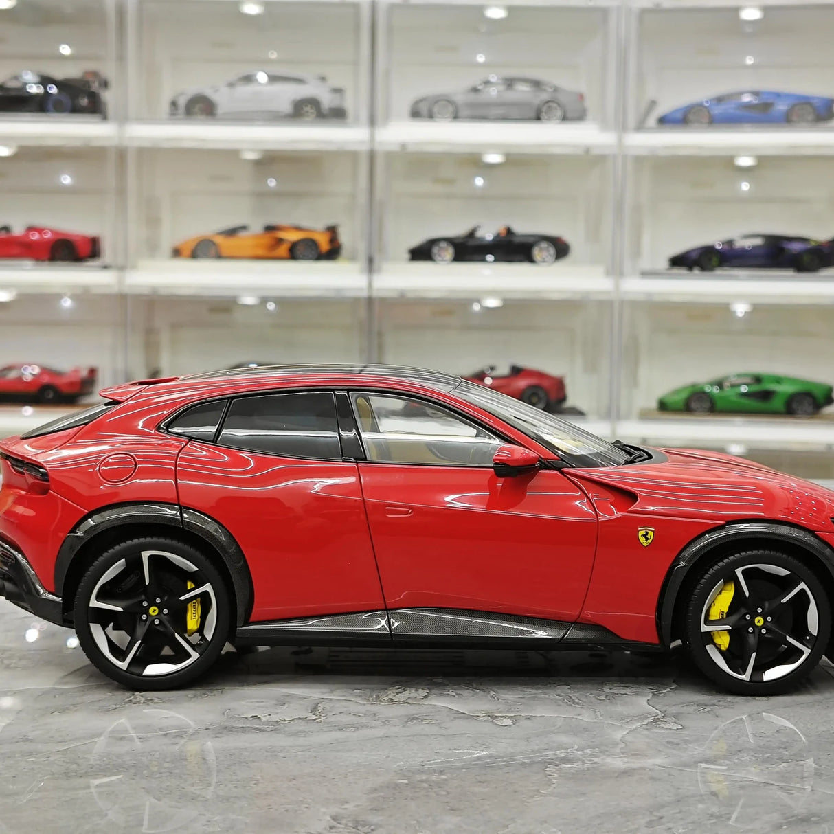 BBR Ferrari 2023 Purosangue Rosso Corsa 1:18 – Modello da collezione in pressofuso