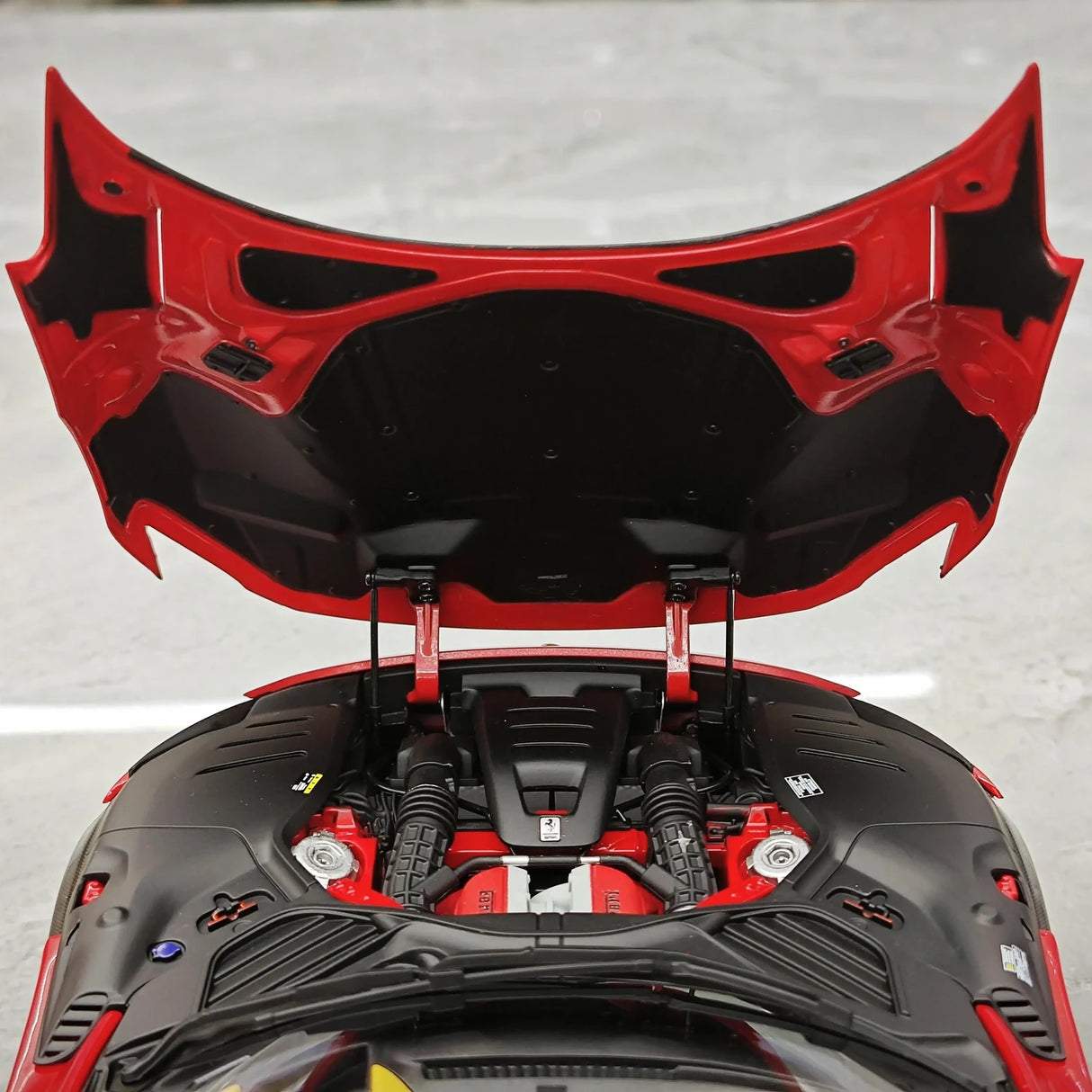 BBR Ferrari 2023 Purosangue Rosso Corsa 1:18 – Modello da collezione in pressofuso