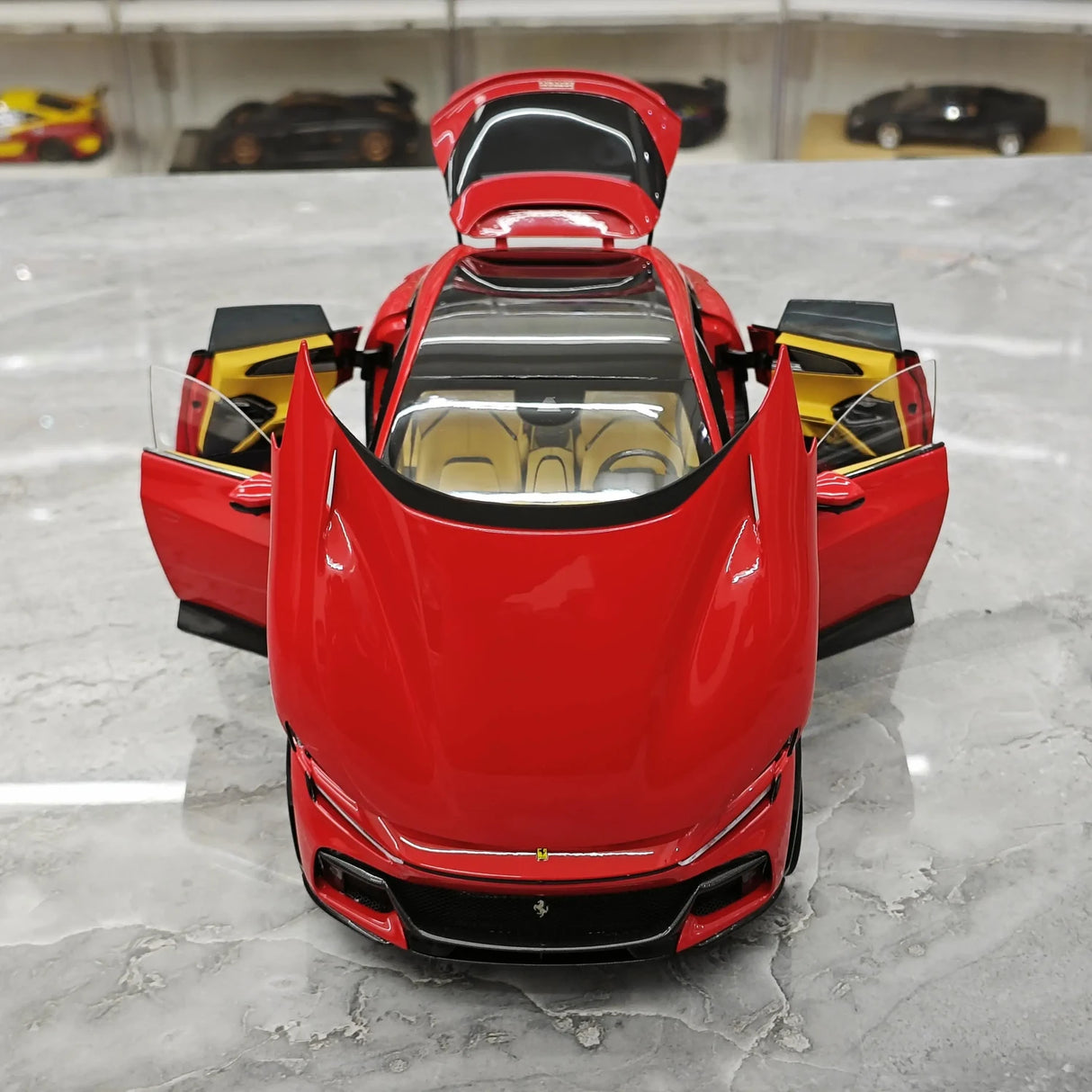 BBR Ferrari 2023 Purosangue Rosso Corsa 1:18 – Modello da collezione in pressofuso