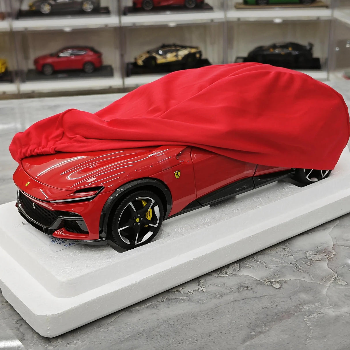 BBR Ferrari 2023 Purosangue Rosso Corsa 1:18 – Modello da collezione in pressofuso