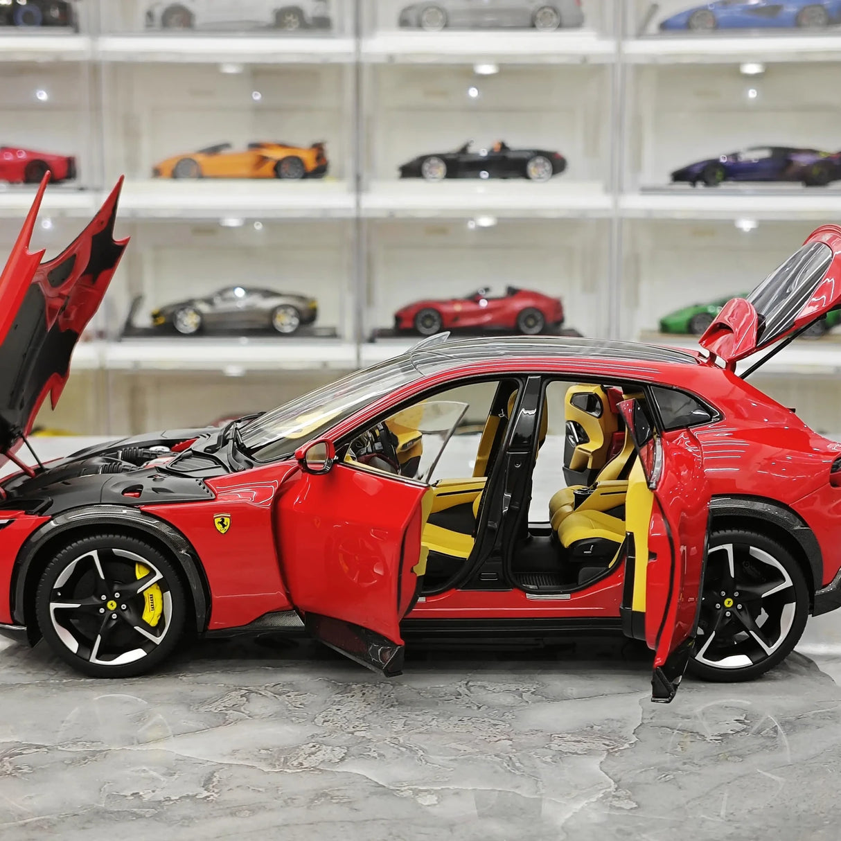 BBR Ferrari 2023 Purosangue Rosso Corsa 1:18 – Modello da collezione in pressofuso