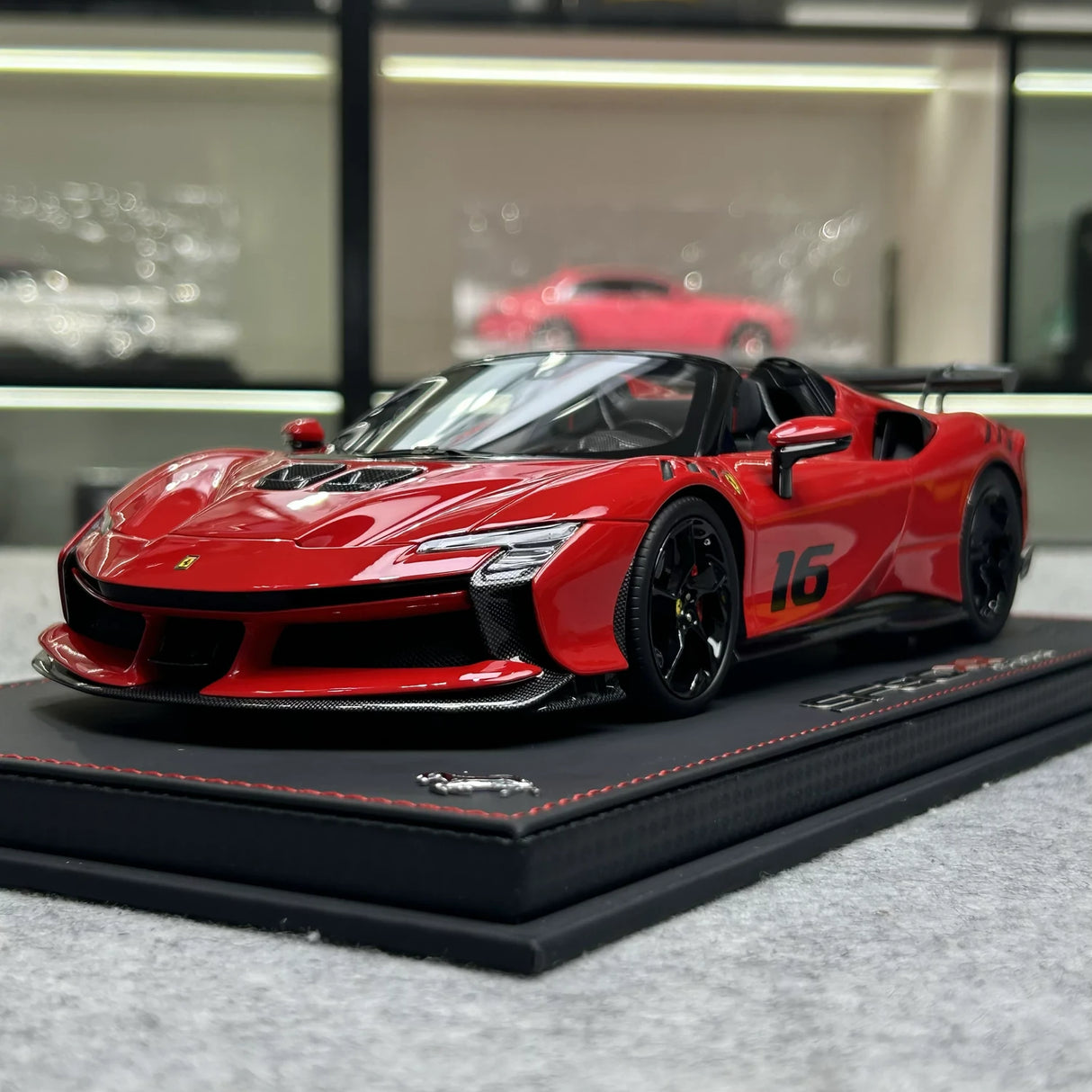 BBR Ferrari 2023 SF90 XX Spider Rosso Corsa 1:18 – Sammelobjekt-Resin-Modell-Resin