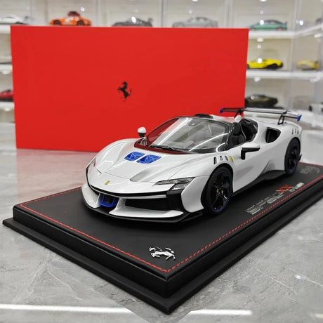 [BBR] 1:18 Ferrari 2023 SF90 XX Spider silver modellbil harts
