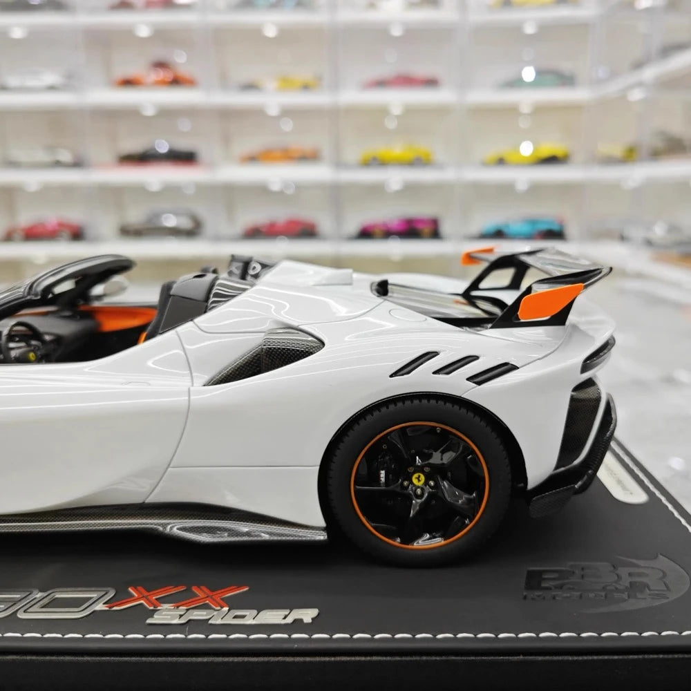 [BBR] 1:18 Ferrari 2023 SF90 XX Spider bianco modellino di auto resina