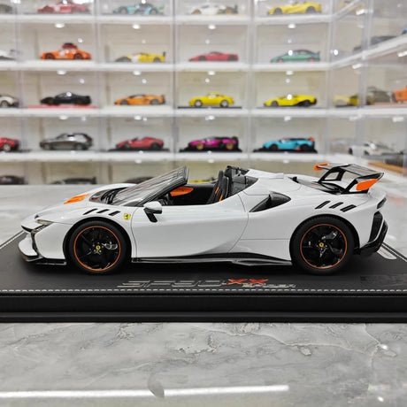 [BBR] 1:18 Ferrari 2023 SF90 XX Spider vit modellbil harts
