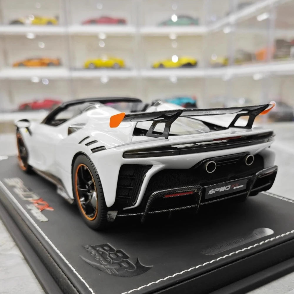 [BBR] 1:18 Ferrari 2023 SF90 XX Spider bianco modellino di auto resina