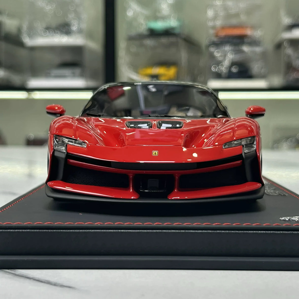 BBR Ferrari 2023 SF90 XX Stradale Rosso Corsa 1:18 – keräilyhartsimalli