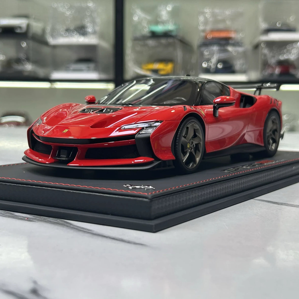 BBR Ferrari 2023 SF90 XX Stradale Rosso Corsa 1:18 – keräilyhartsimalli