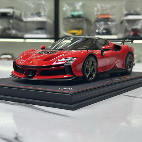 BBR Ferrari 2023 SF90 XX Stradale Rosso Corsa 1:18 – Resina modello in resina collezionabile