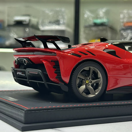BBR Ferrari 2023 SF90 XX Stradale Rosso Corsa 1:18 – Resina modello in resina collezionabile