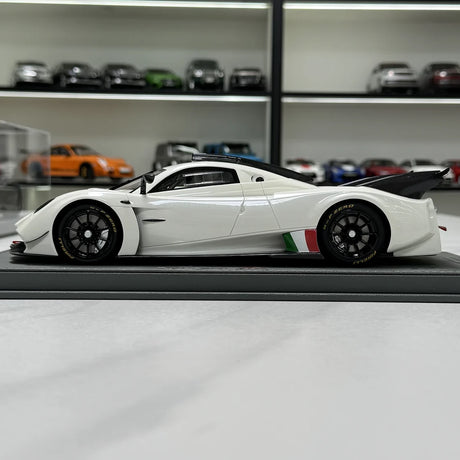 BBR Pagani 2021 Huayra R White 1:18 – نموذج راتنج قابل للجمع