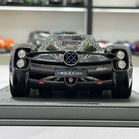 BBR Pagani 2022 يوتوبيا كربون بلاك 1:18 – نموذج راتنج قابل للجمع