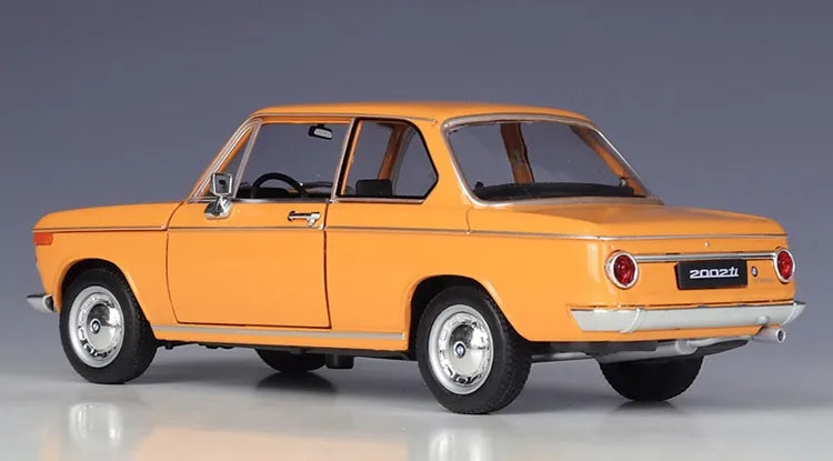 1:24 BMW 1972 2002 Tii Die Cast Model Car