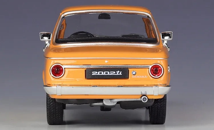 1:24 BMW 1972 2002 Tii Die Cast Model Car
