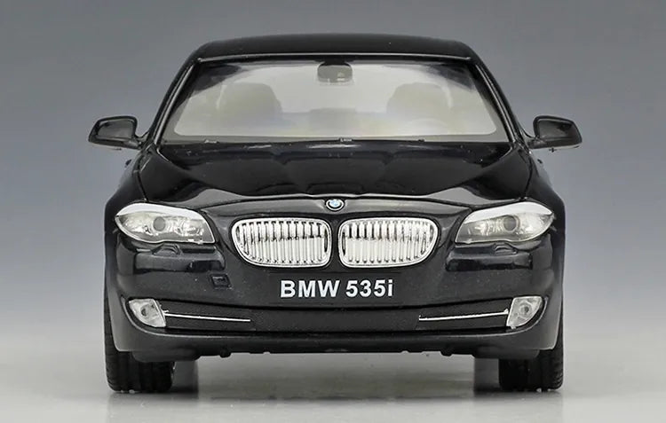 1:24 BMW 2011 535i F10 Die Cast Model Car