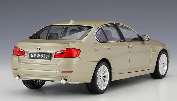 1:24 BMW 2011 535i F10 Die Cast Model Car