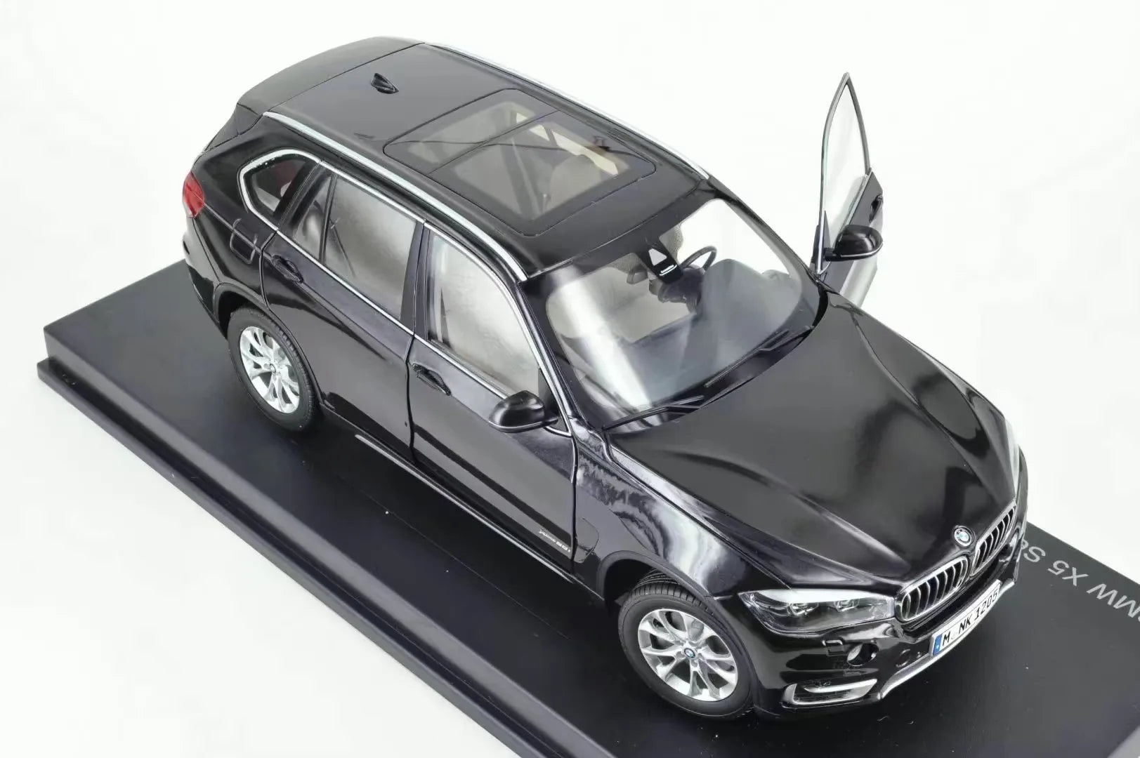 1:18 BMW 2013 X5 F15 Die Cast Model Car