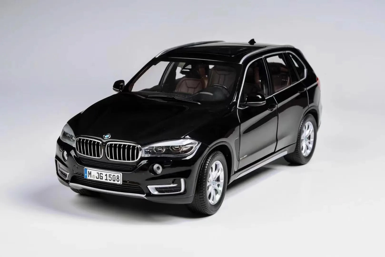 1:18 BMW 2013 X5 F15 Die Cast Model Car
