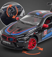 1:24 BMW 2017 M8 G15 GTE Die Cast Model Car