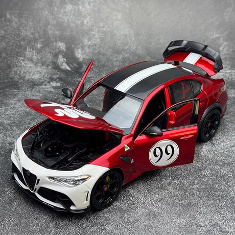 [Bburago] 1:18 Alfa Romeo 2020 Giulia GTA #99 Model Car Die-Cast