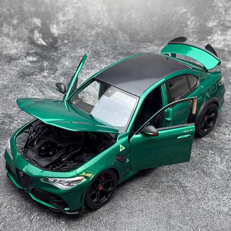 [Bburago] 1:18 Alfa Romeo 2020 Giulia GTA Green Model Car Die-Cast