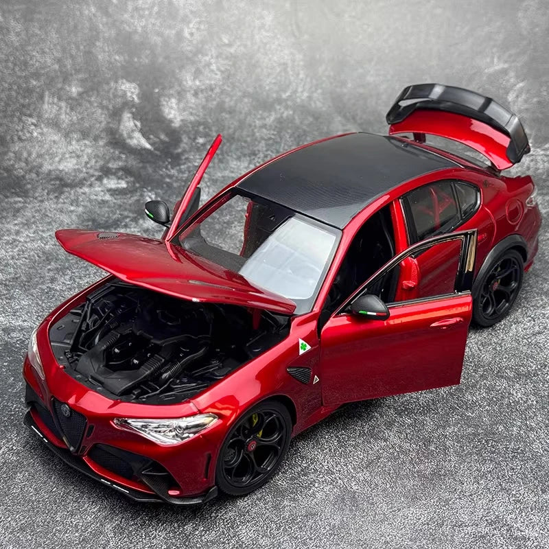 [Bburago] 1:18 Alfa Romeo 2020 Giulia GTA Red Model Car Die-Cast