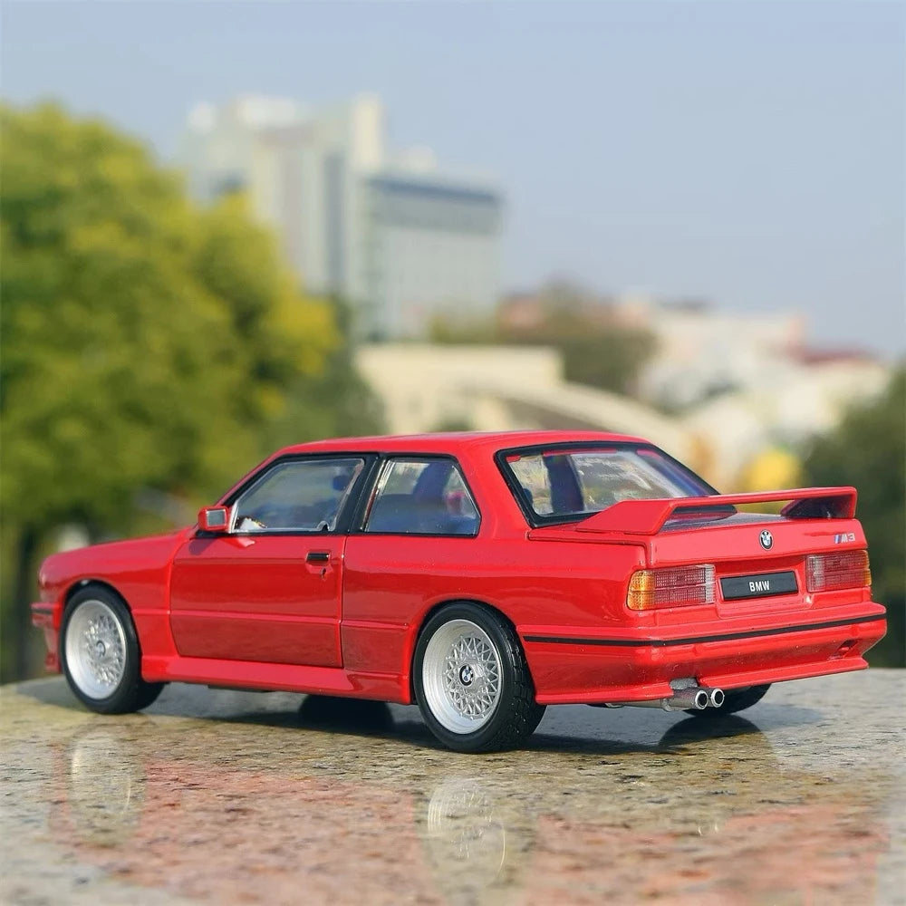 [Bburago] 1:24 BMW 1988 E30 M3 Red Model Car Die-Cast