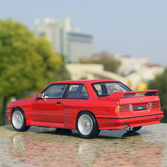 [Bburago] 1:24 BMW 1988 E30 M3 Red Model Car Die-Cast