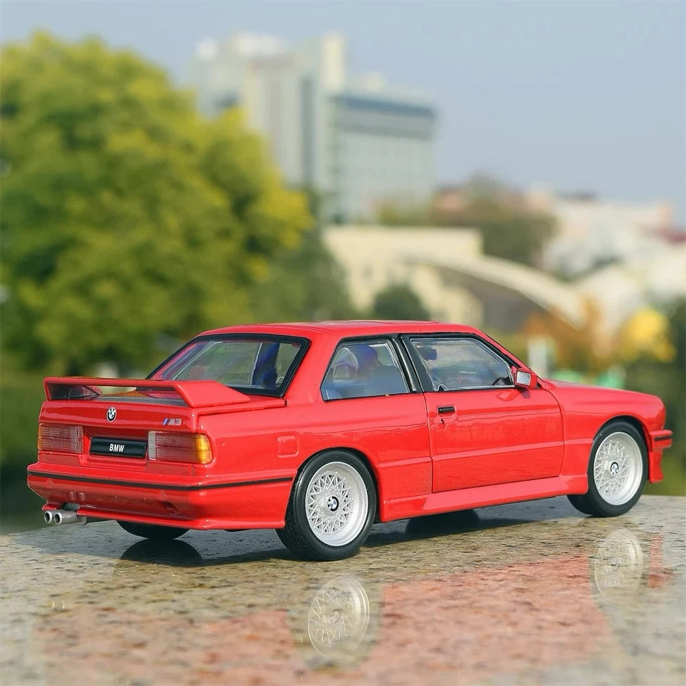 [Bburago] 1:24 BMW 1988 E30 M3 Red Model Car Die-Cast