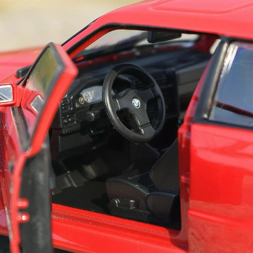 [Bburago] 1:24 BMW 1988 E30 M3 Red Model Car Die-Cast