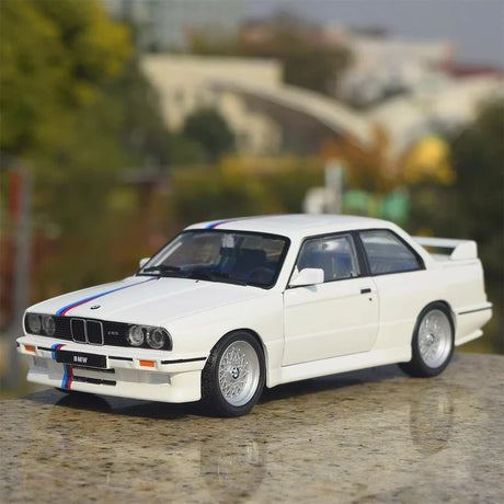 [Bburago] 1:24 BMW 1988 E30 M3 White Model Car Die-Cast