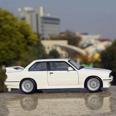 [Bburago] 1:24 BMW 1988 E30 M3 White Model Car Die-Cast
