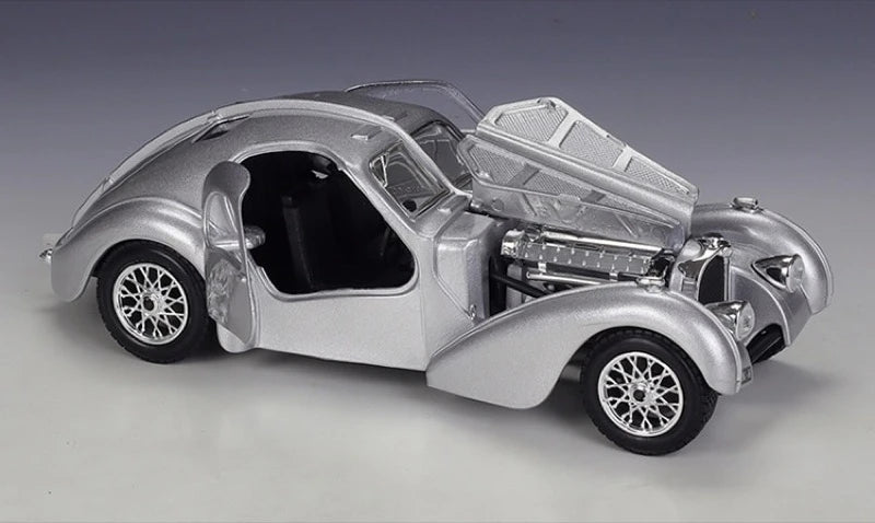 [Bburago] 1:24 Bugatti 1936 Type 57SC Atlantic Silver Model Car Die-Cast
