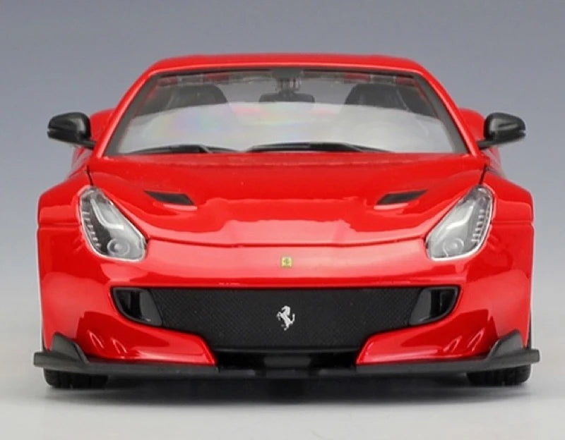 [Bburago] 1:24 Ferrari 2015 F12 TDF punainen pienoismalli Die-Cast
