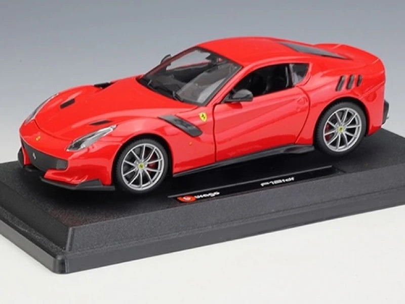 [Bburago] 1:24 Ferrari 2015 F12 TDF punainen pienoismalli Die-Cast