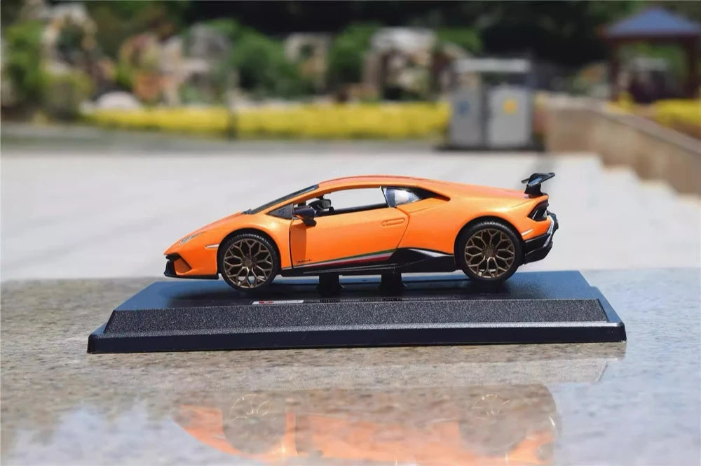 [Bburago] 1:24 Lamborghini 2017 Huracan Performante Orange Model Car Die-Cast