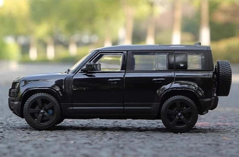 [Bburago] 1:24 Land Rover 2022 Defender 110 Black Model Car Die-Cast