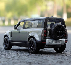 [Bburago] 1:24 Land Rover 2022 Defender 110 grigio modellino di auto Die-Cast