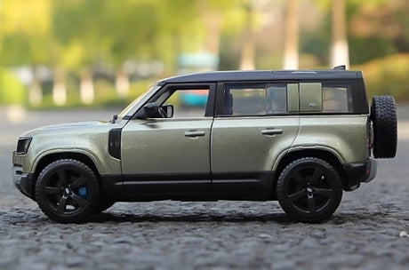 [Bburago] 1:24 Land Rover 2022 Defender 110 Green Model Car Die-Cast