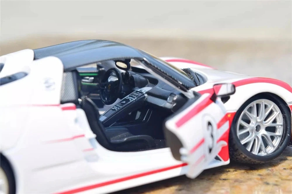 [Bburago] 1:24 Porsche 2013 918 Spyder Weissach Package Model Car Die-Cast