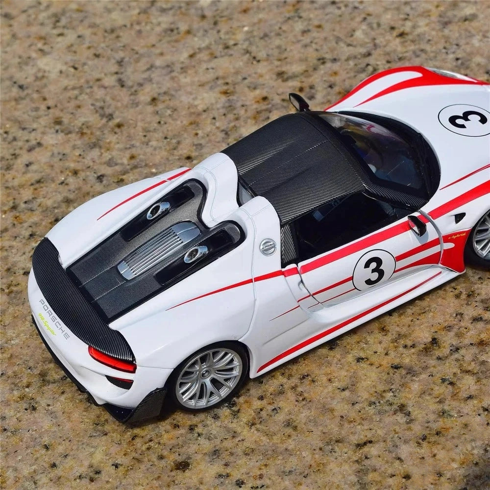 [Bburago] 1:24 Porsche 2013 918 Spyder Weissach Package Model Car Die-Cast