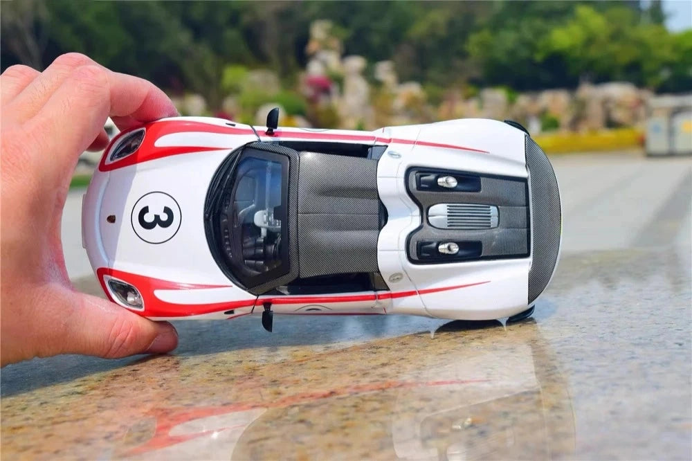 [Bburago] 1:24 Porsche 2013 918 Spyder Weissach Förpackning modellbil Die-Cast