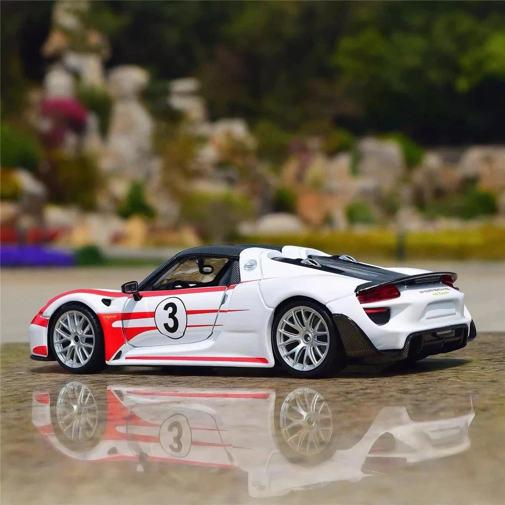 [Bburago] 1:24 Porsche 2013 918 Spyder Weissach Package Model Car Die-Cast