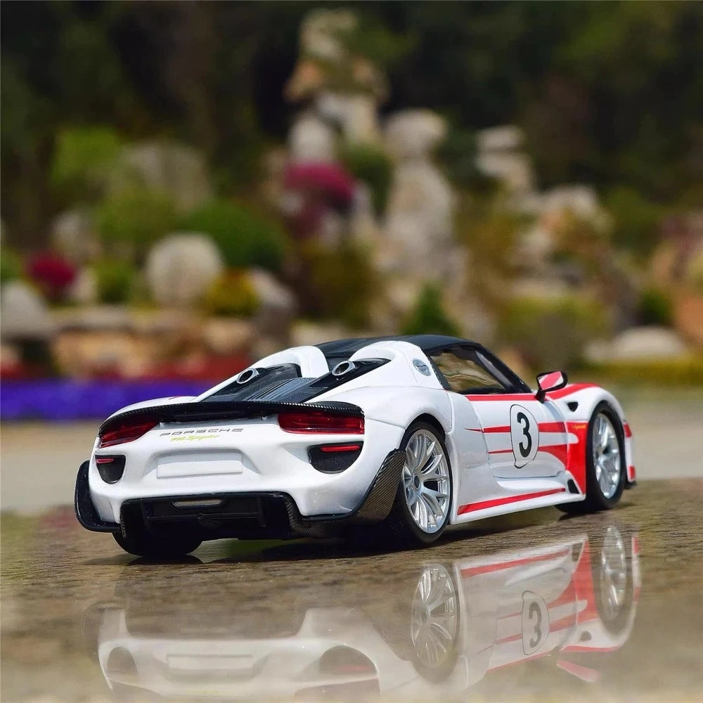 [Bburago] 1:24 Porsche 2013 918 Spyder Weissach Förpackning modellbil Die-Cast