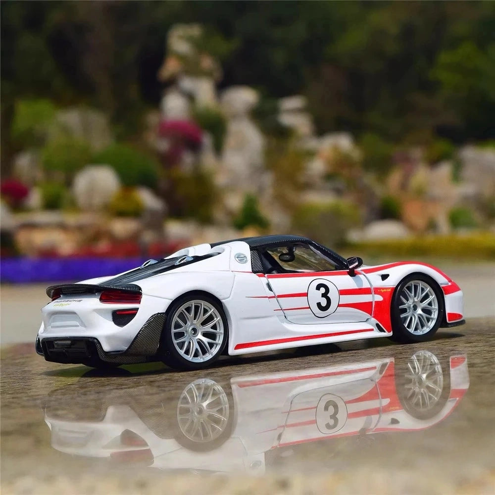 [Bburago] 1:24 Porsche 2013 918 Spyder Weissach Package Model Car Die-Cast